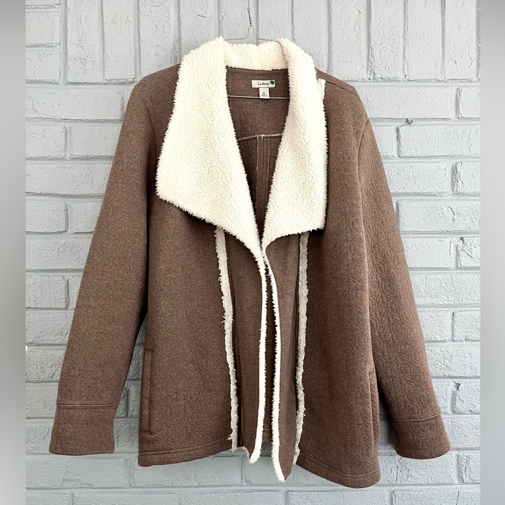 LL Bean Quilted jacket with Sherpa Trim. Size XL